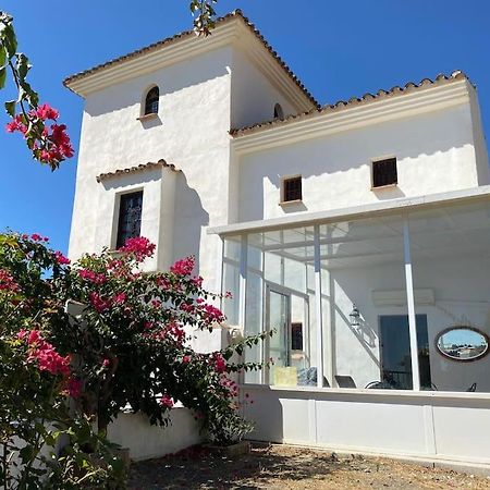 Castle Tower Ground Floor Apartment In Rural Holiday Park 'Cezanne' Tolox Ngoại thất bức ảnh