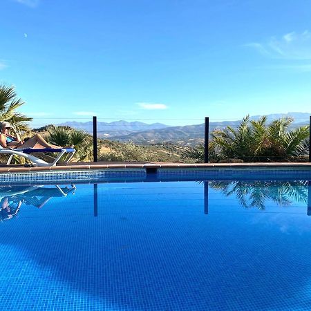 Castle Tower Ground Floor Apartment In Rural Holiday Park 'Cezanne' Tolox Ngoại thất bức ảnh