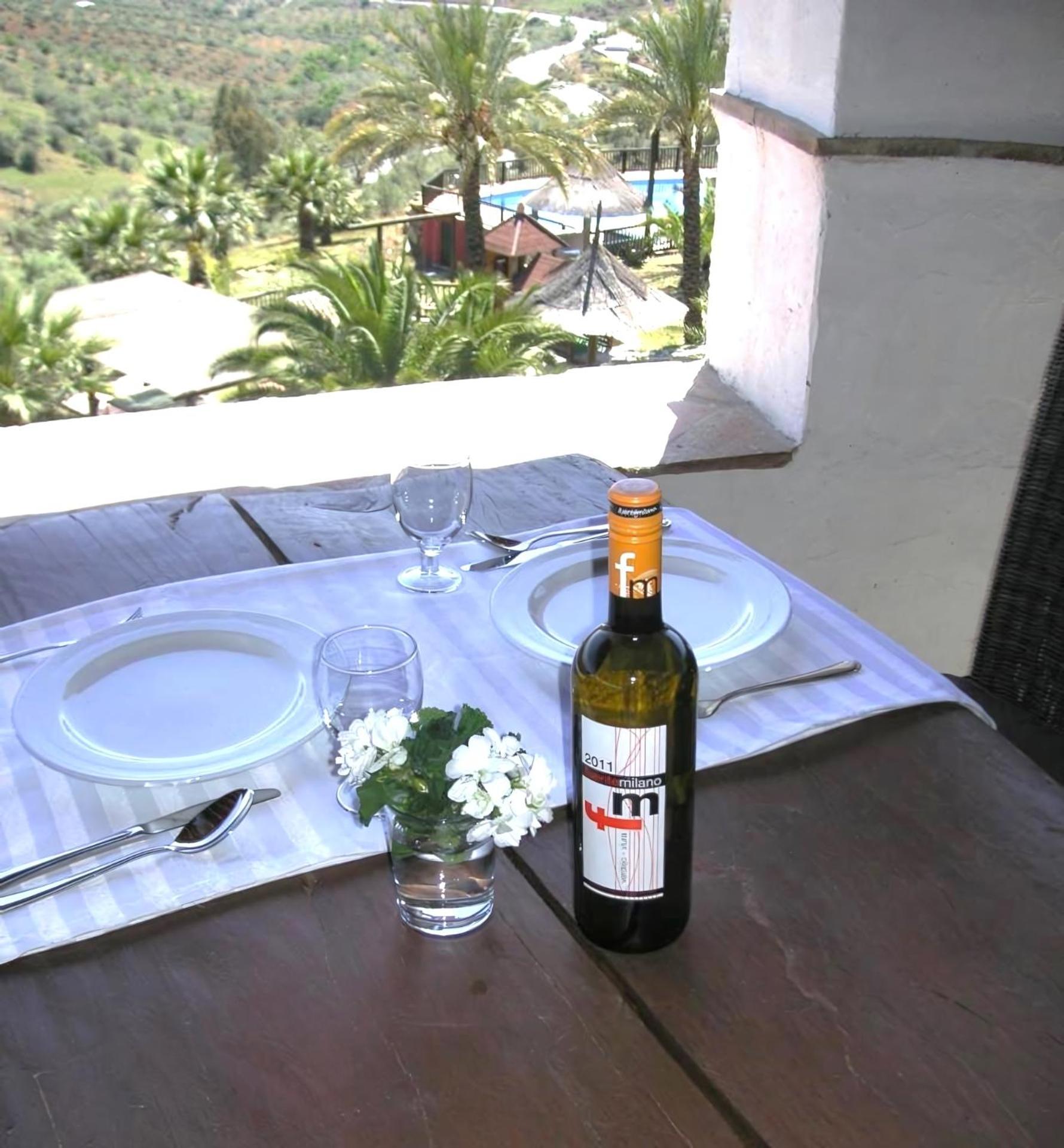 Castle Tower Ground Floor Apartment In Rural Holiday Park 'Cezanne' Tolox Ngoại thất bức ảnh