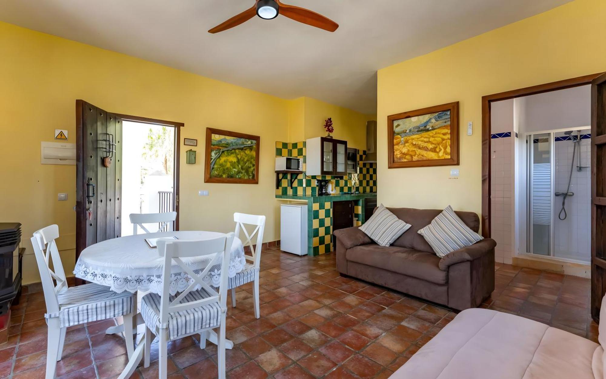 Castle Tower Ground Floor Apartment In Rural Holiday Park 'Cezanne' Tolox Ngoại thất bức ảnh