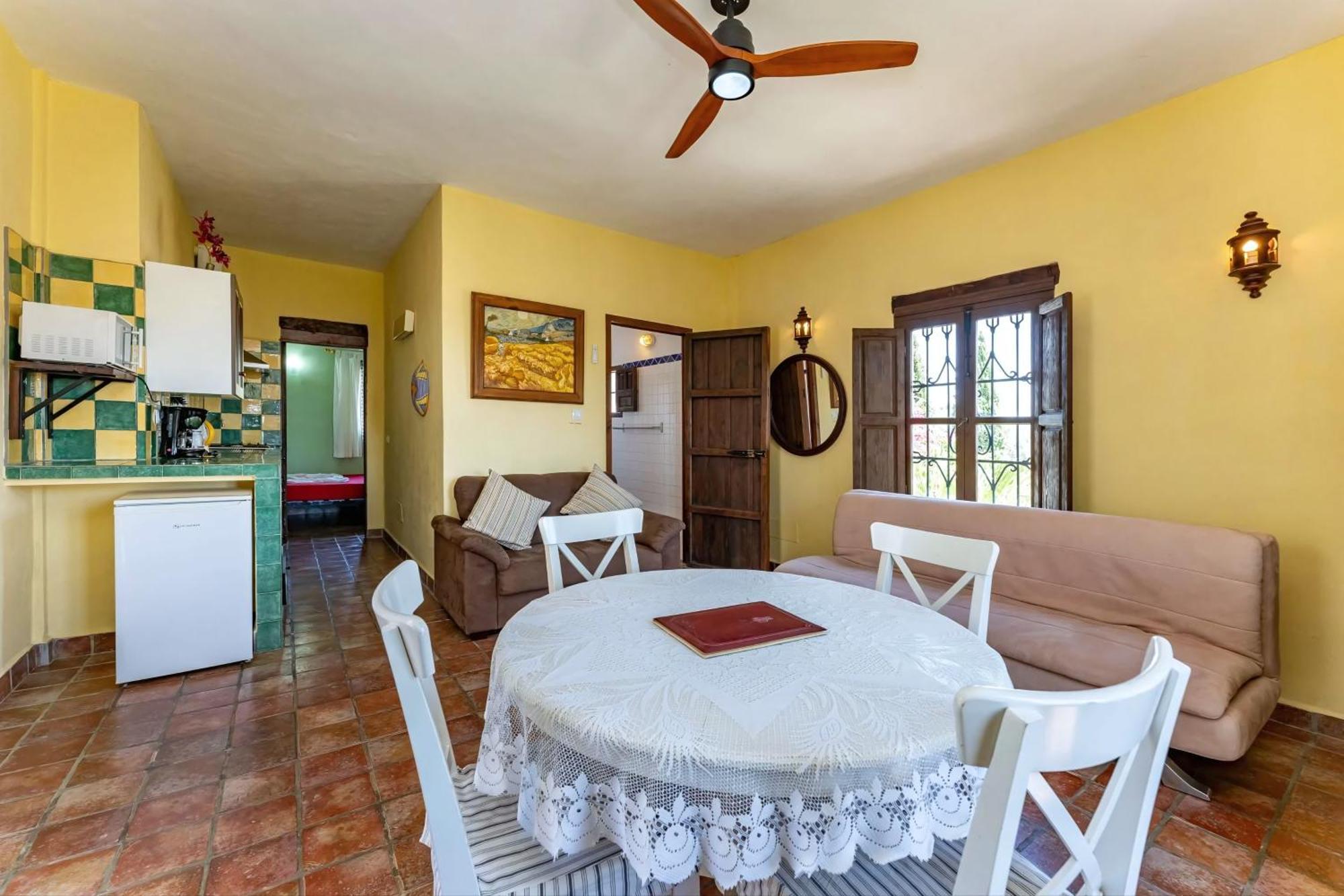 Castle Tower Ground Floor Apartment In Rural Holiday Park 'Cezanne' Tolox Ngoại thất bức ảnh